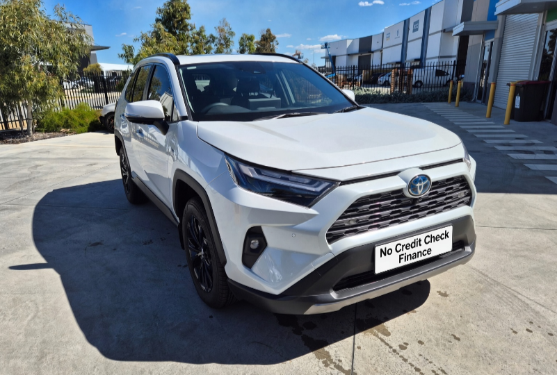 2022 Toyota Kluger Grande Hybrid in black — photo 4 of 8