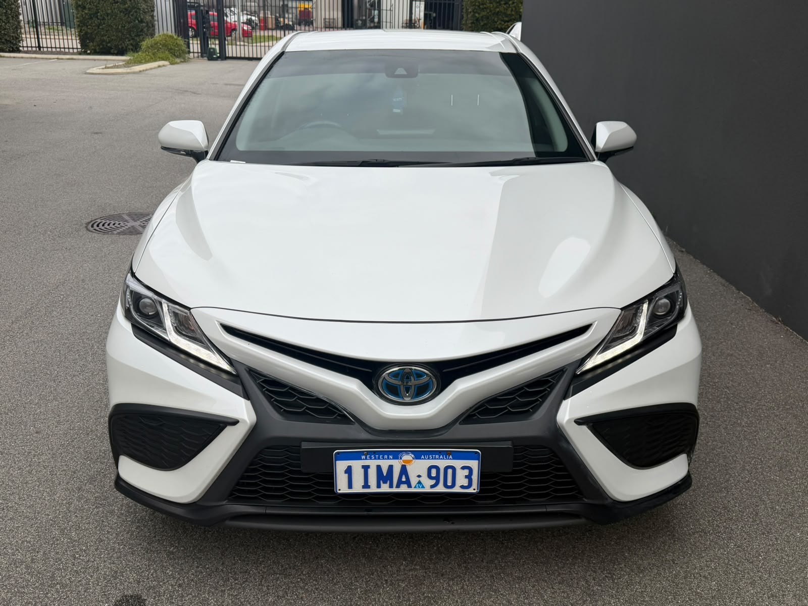 2023 Toyota Camry Hybrid Sport in white