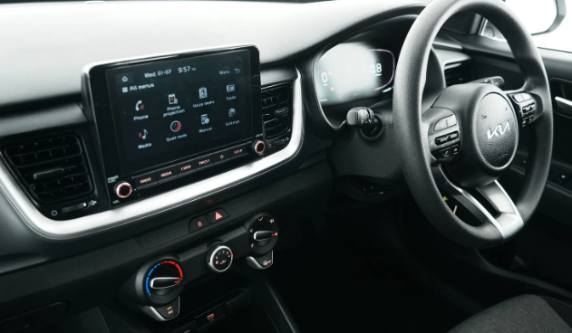 2024 Kia Stonic — photo 2 of 4